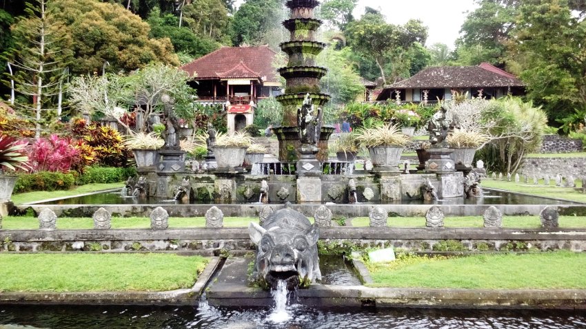 Путешествие в Индонезию, остров Бали. Храмы и дворцы. Фотобанк RuDIVE