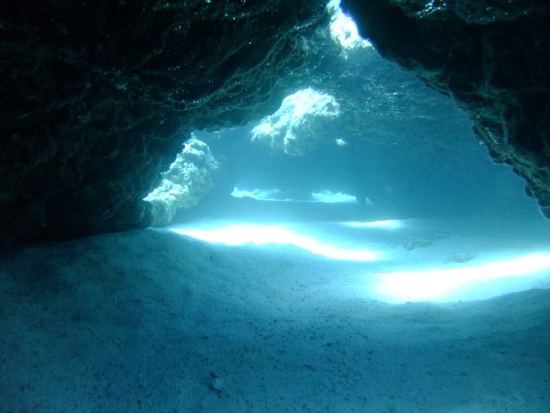 Остров Кипр, подводная пещера