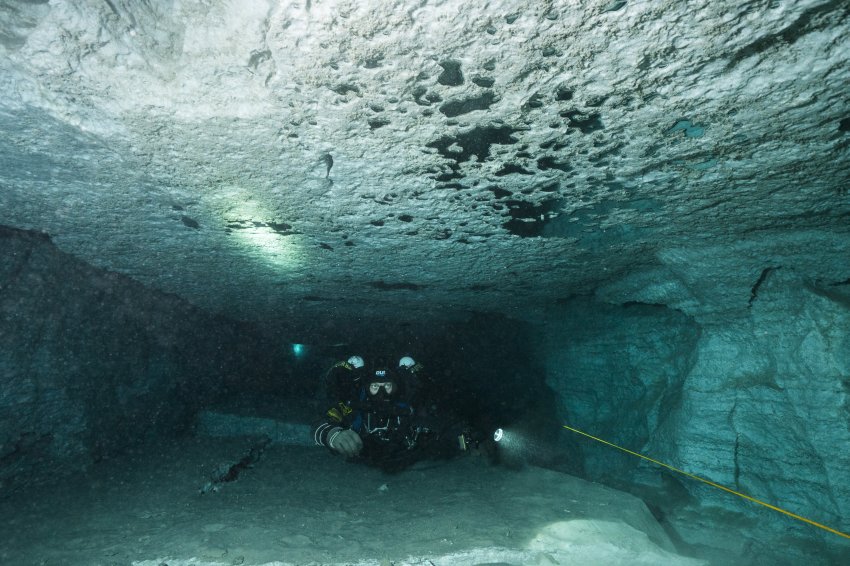 Пещерный дайвинг в Орде. Автор фото Андрей Городисский. Фотобанк RuDIVE