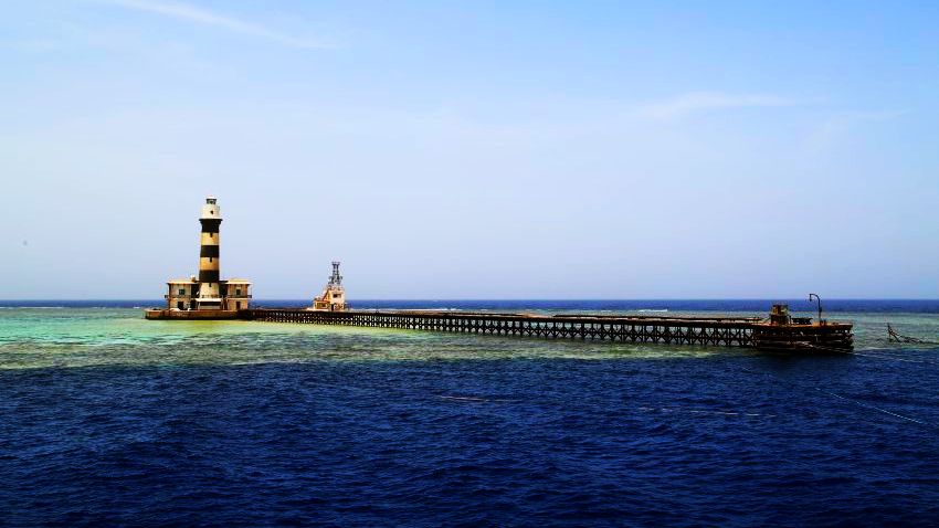 Маяк на острове Дедалус в Красном море. Автор фото Александр Абрамов. Фотобанк RuDIVE