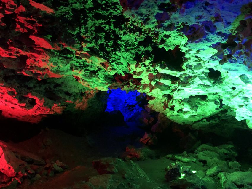 Экскурсия в Кунгурскую пещеру. Автор фото Наталья Бараночникова. Фотобанк RuDIVE