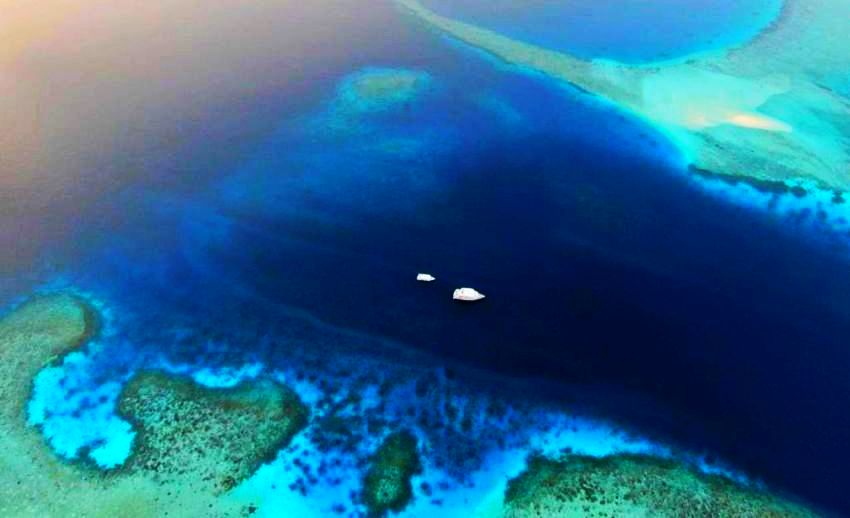 Дайвинг на Мальдивах, вид на атолл сверху. Фотобанк RuDIVE