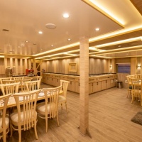 Ресторан на яхте Saudi Pioneer