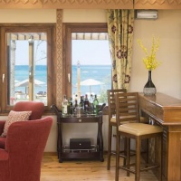 Alexanders Bar