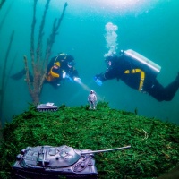 Номинация широкий угол с дайвером (моделью) в конкурсе подводной фотографии на озере Спас-Каменка — Дмитрий Серебряков