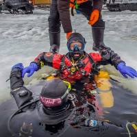 Дайв-центр "Полярный круг". Дайв-курс PADI Ice Diver на Белом море. Автор фото Илья Труханов. RuDIVE